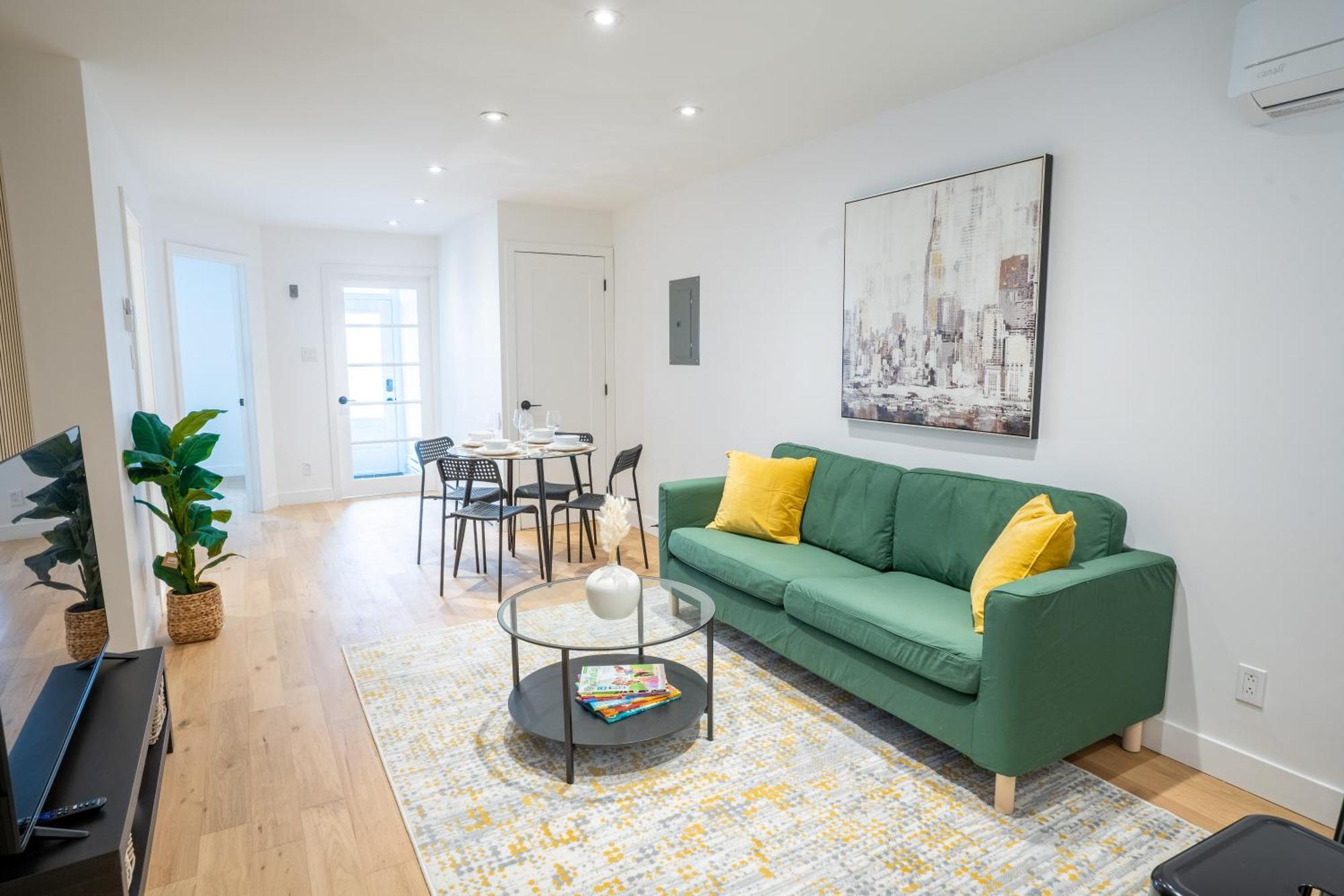 Beautifully Renovated 3br Downtown 2min To Metro Apartamento