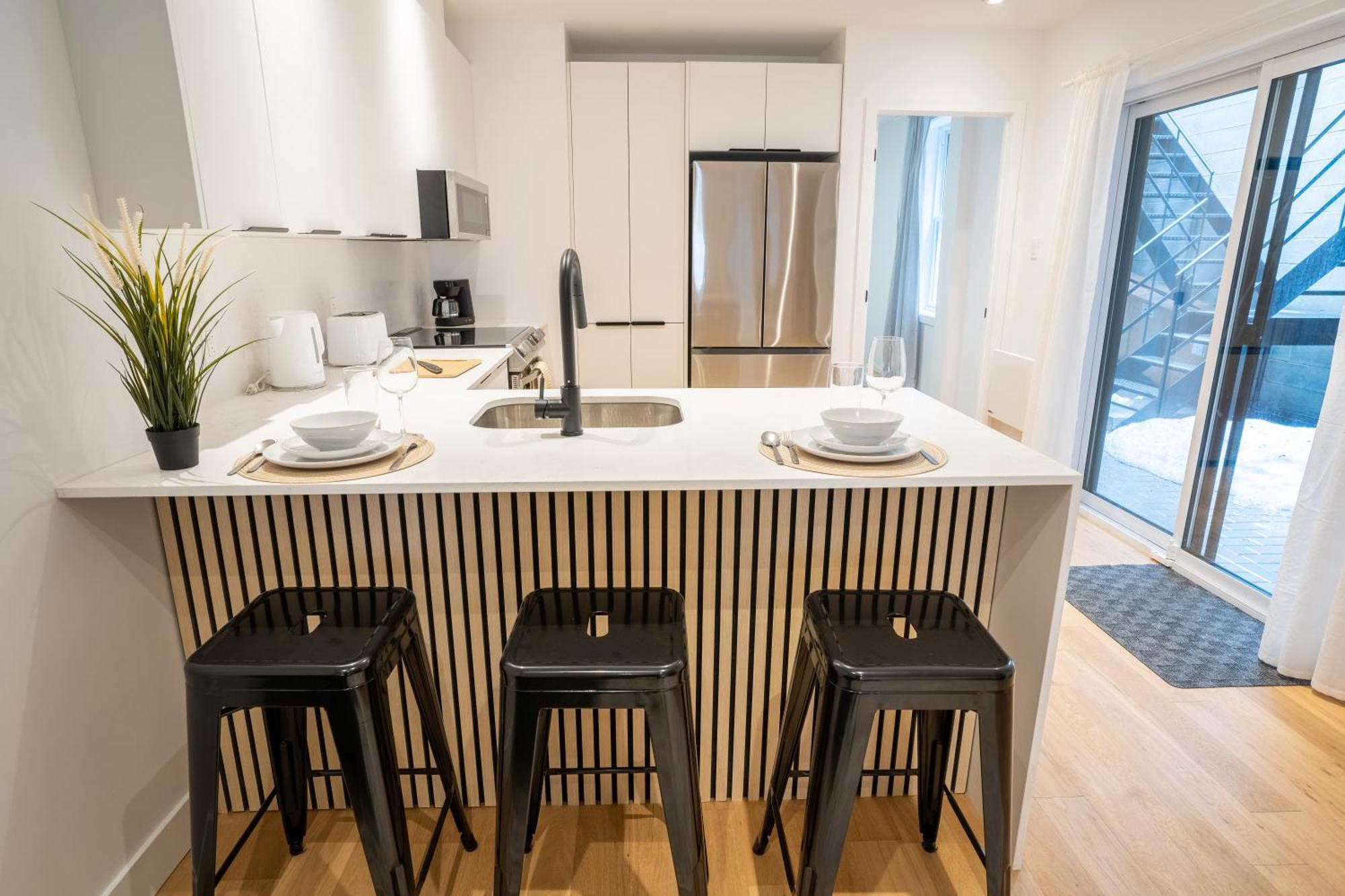 Beautifully Renovated 3br Downtown 2min To Metro Appartement Montréal