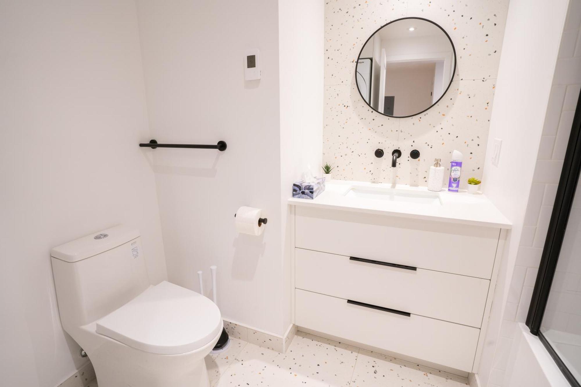 Beautifully Renovated 3br Downtown 2min To Metro Appartement Montréal